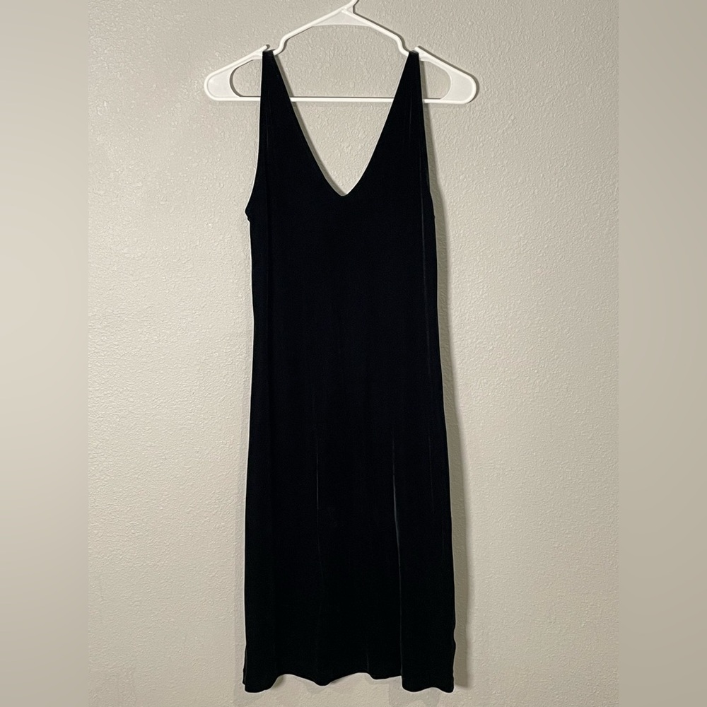 DKNY, Size Medium, black velvet holiday dress